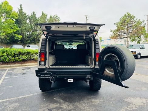 Used 2003 HUMMER H2 w/ Preferred Equipment Group AWD/4WD image 38