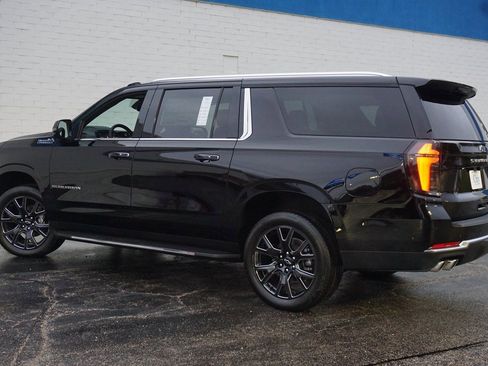 New 2026 Chevrolet Suburban High Country image 8