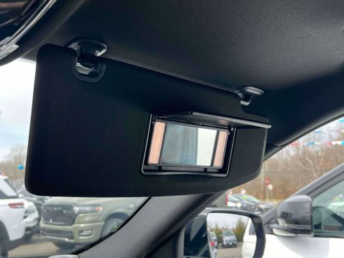 Used 2023 Jeep Grand Cherokee Summit w/ Luxury Tech Group V image 10