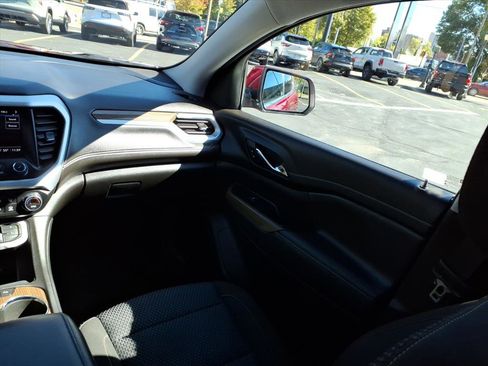 Used 2023 GMC Acadia SLE w/ Driver Convenience Package image 16