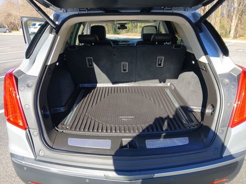 Used 2019 Cadillac XT5 Luxury image 24