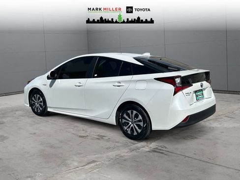 Certified 2022 Toyota Prius LE image 3