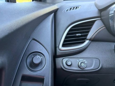 Used 2018 Chevrolet Trax LS AWD/4WD image 23