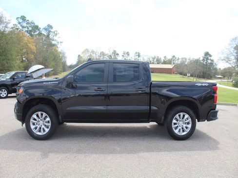 Used 2025 Chevrolet Silverado 1500 Custom AWD/4WD image 8