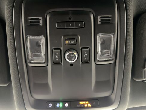 Used 2022 Chevrolet Tahoe RST w/ Luxury Package image 32