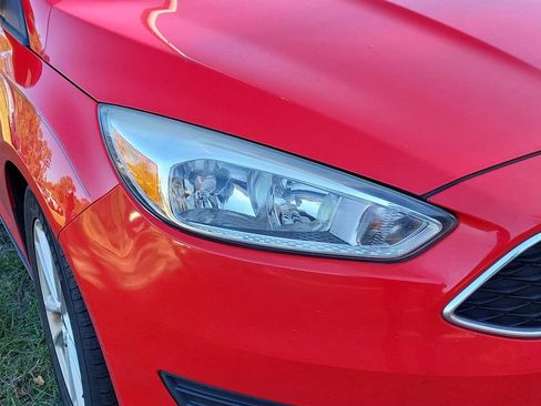 Used 2016 Ford Focus SE w/ Reverse Sensing Package image 3