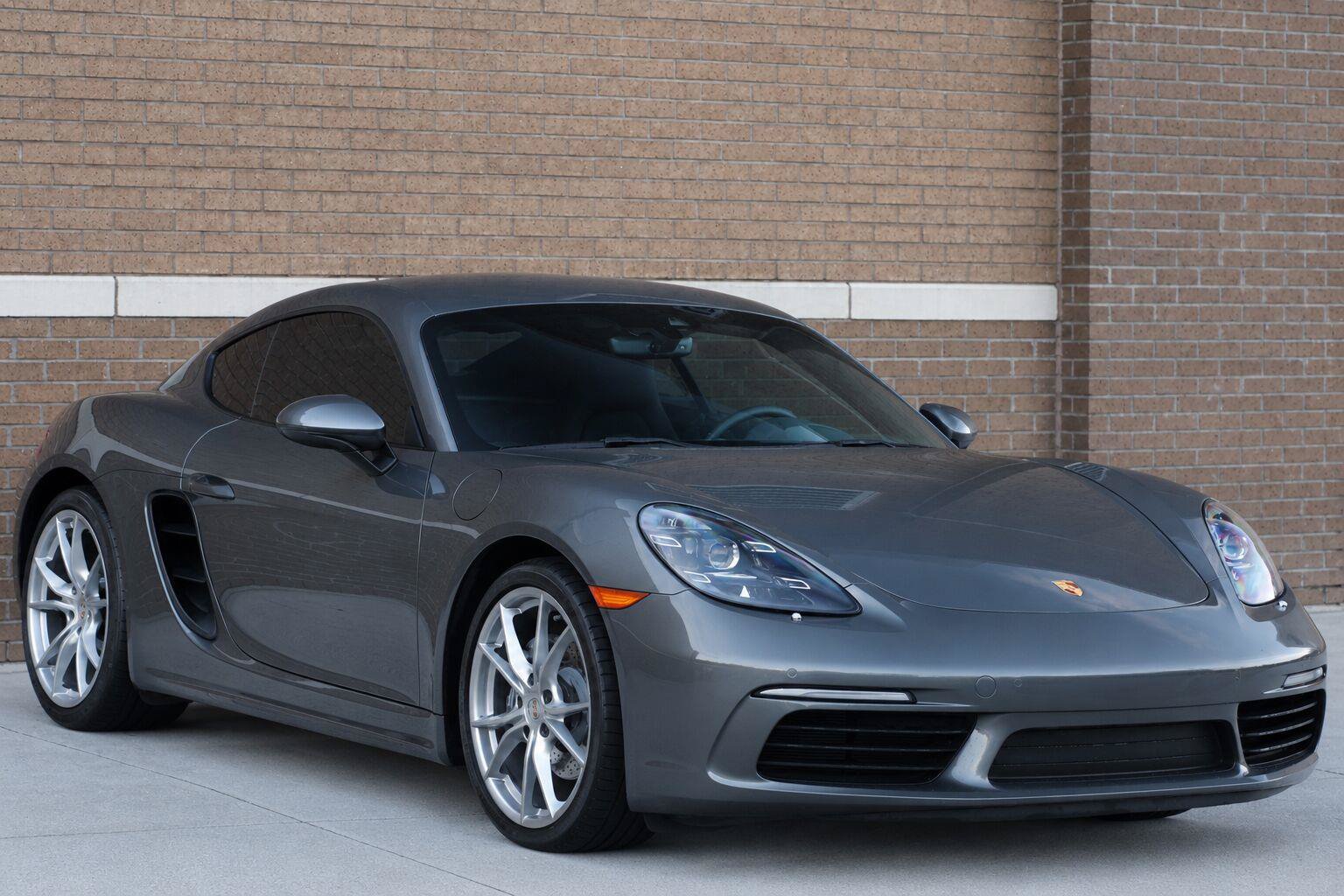 Used 2021 Porsche 718 Cayman RWD image 5