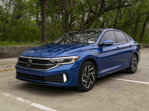 Used 2023 Volkswagen Jetta SEL image 5