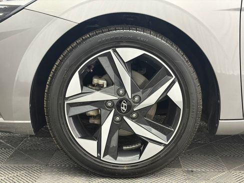 Used 2023 Hyundai Elantra Limited FWD image 34
