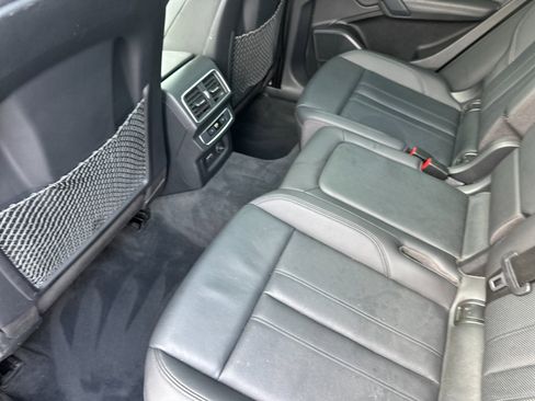 Used 2019 Audi Q5 2.0T Premium Plus w/ Premium Plus Package image 12