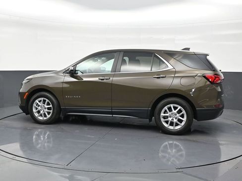 Used 2024 Chevrolet Equinox LT FWD image 2