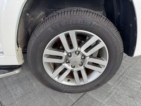 Used 2013 Toyota 4Runner Limited image 4