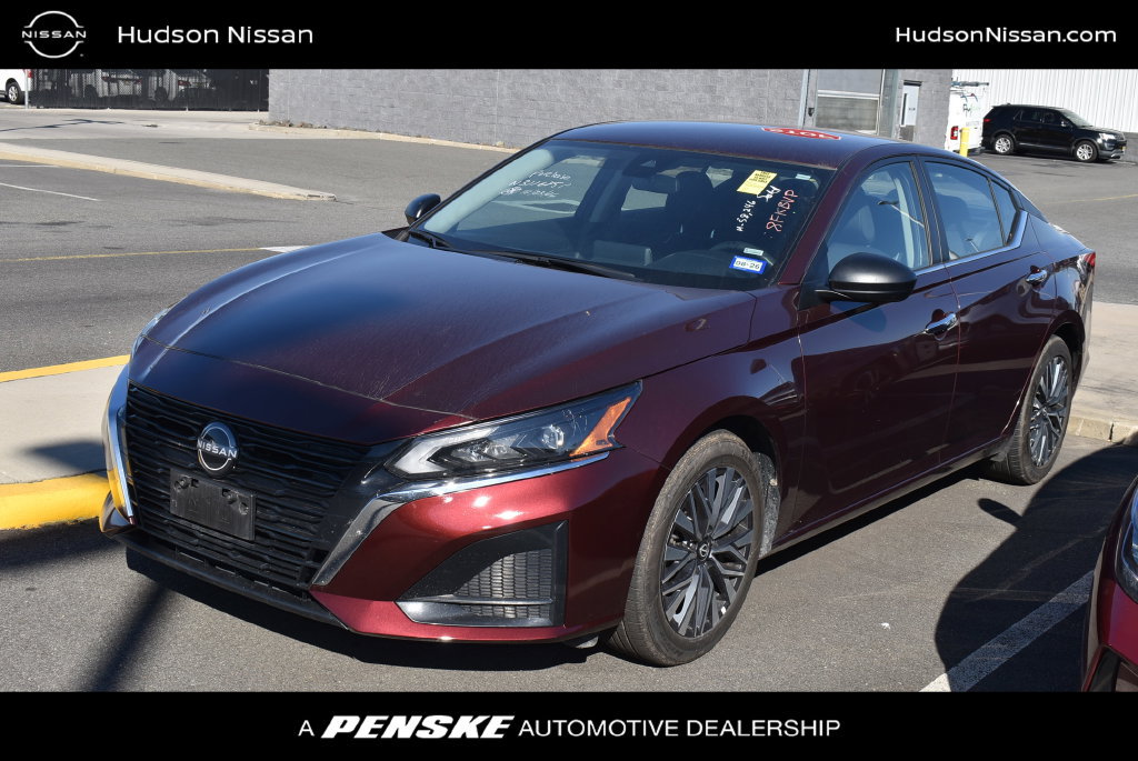 Used 2025 Nissan Altima 2.5 SV FWD image 1