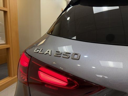 Used 2025 Mercedes-Benz GLA 250 image 24