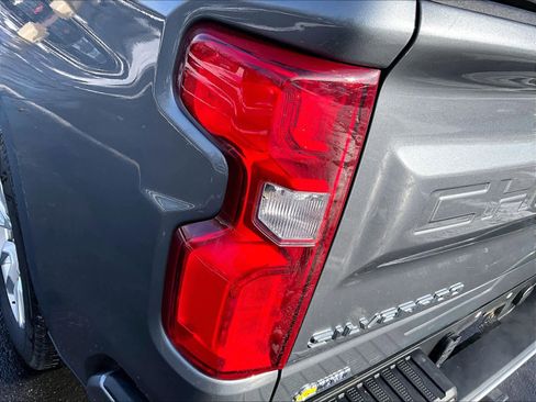 Used 2019 Chevrolet Silverado 1500 Custom w/ Custom Value Package image 33