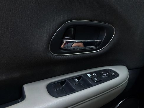 Used 2022 Honda HR-V EX image 19