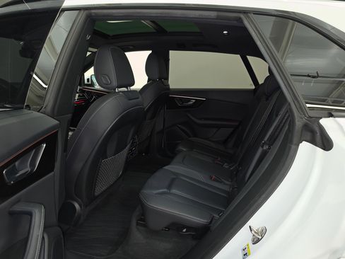 Used 2023 Audi Q8 Prestige AWD/4WD image 24