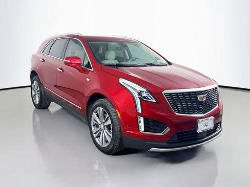 Used 2025 Cadillac XT5 Premium Luxury w/ Technology Package image 3