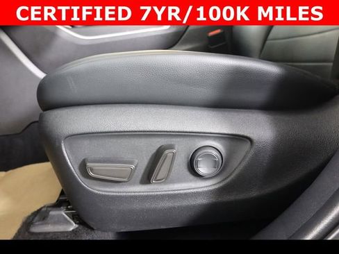 Used 2022 Toyota Highlander XLE image 16