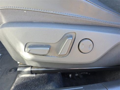 Certified 2024 Kia Niro SX image 23