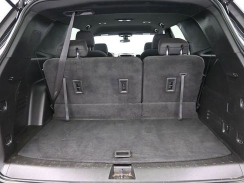 Used 2023 Chevrolet Traverse LT FWD image 41