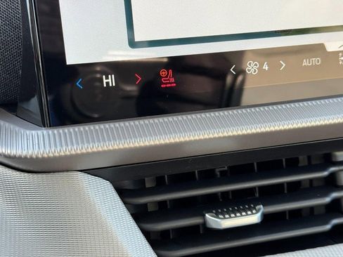 New 2026 Ford Explorer Active w/ Active Comfort Package image 18