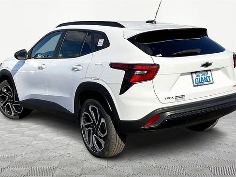 New 2026 Chevrolet Trax RS image 3