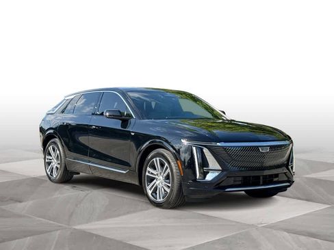 Used 2024 Cadillac Lyriq Luxury RWD image 2