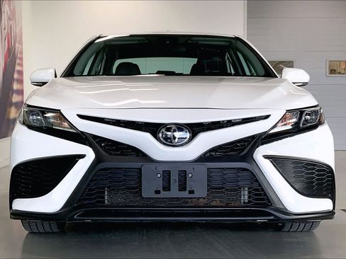 Used 2023 Toyota Camry SE image 6