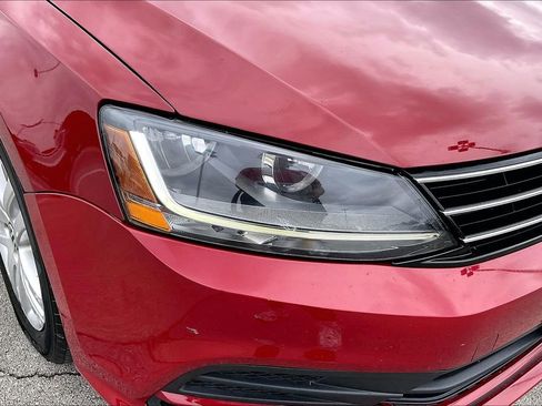 Used 2017 Volkswagen Jetta S image 38
