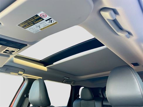 New 2025 Mitsubishi Outlander SE image 23