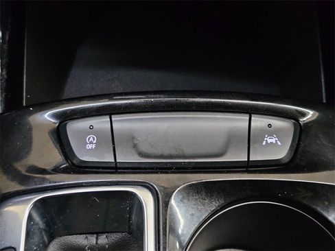 Used 2025 Chevrolet Trax LT image 33