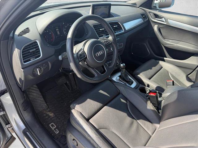 Used 2018 Audi Q3 2.0T Premium Plus w/ Premium Plus Package AWD/4WD image 4