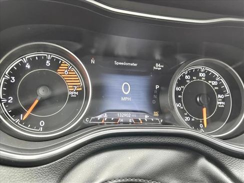 Used 2019 Jeep Cherokee Limited AWD/4WD image 12