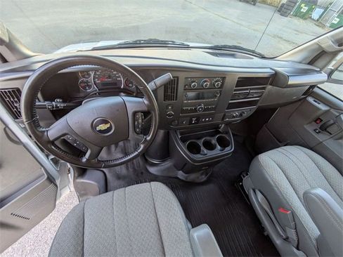 Used 2022 Chevrolet Express 3500 w/ Power Convenience Package image 9