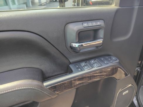 Used 2016 GMC Sierra 3500 Denali image 9