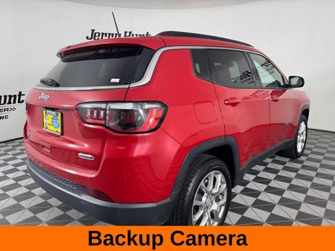 Used 2023 Jeep Compass Latitude AWD/4WD image 7