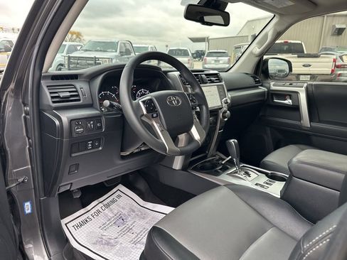 Used 2022 Toyota 4Runner SR5 Premium image 12