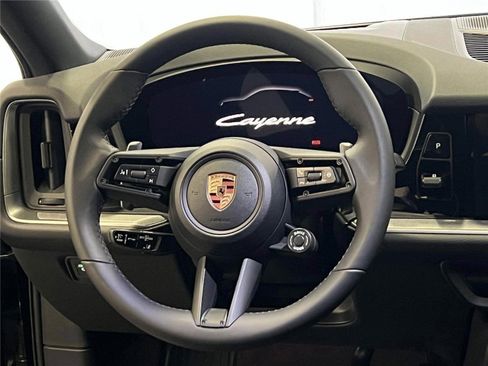 Used 2026 Porsche Cayenne Coupe image 20