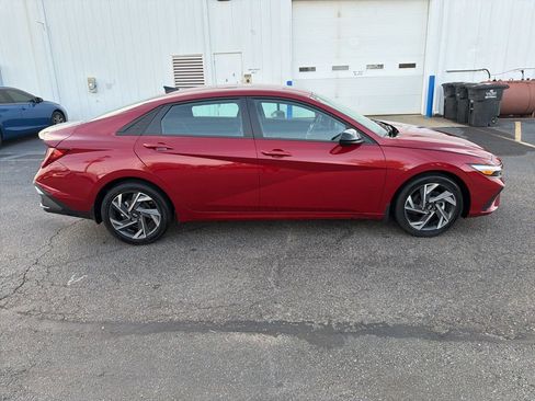 New 2025 Hyundai Elantra Sport image 7