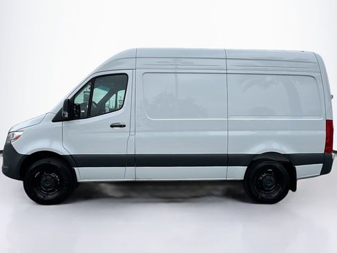 Used 2025 Mercedes-Benz Sprinter 2500 image 8