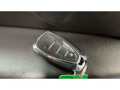 Used 2018 Chevrolet Traverse LT image 19