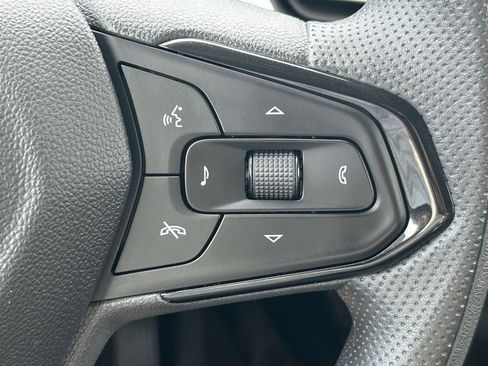 Used 2025 Chevrolet Trax LT FWD image 22