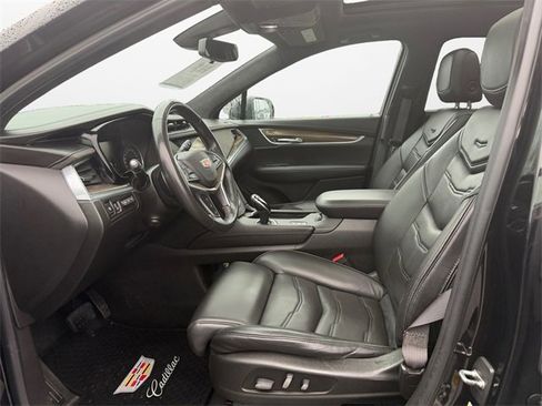 Used 2017 Cadillac XT5 Platinum image 9