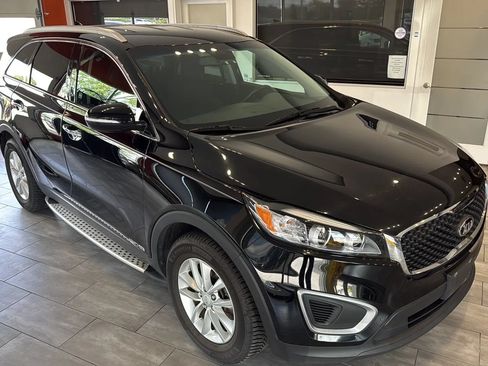Used 2016 Kia Sorento LX w/ LX Convenience Package AWD/4WD image 9