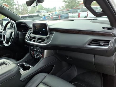 Used 2022 Chevrolet Tahoe LT w/ Luxury Package image 15