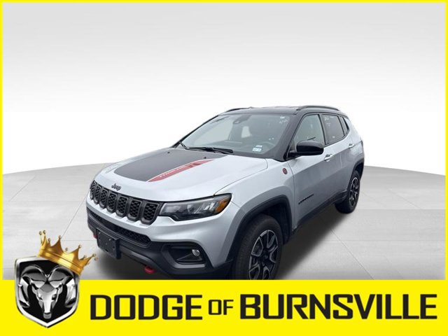 Used 2024 Jeep Compass Trailhawk AWD/4WD image 2