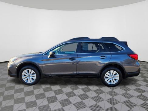 Used 2019 Subaru Outback 2.5i Premium image 5