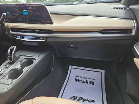 Certified 2025 Cadillac XT4 Premium Luxury image 14