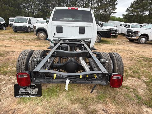 New 2026 RAM 4500 Tradesman w/ Chrome Appearance Group AWD/4WD image 9